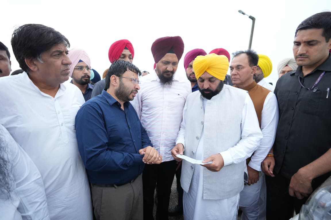 Cabinet Minister Dr Ravjot donates one year’s salary to Chief Minister’s Relief Fund to help flood-affected people.